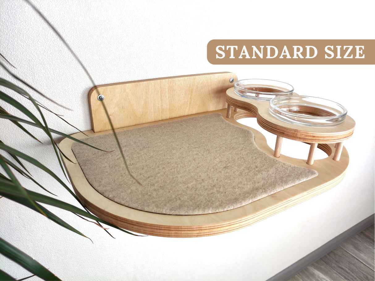 Cat feeding shelf in natural color - wall mounted