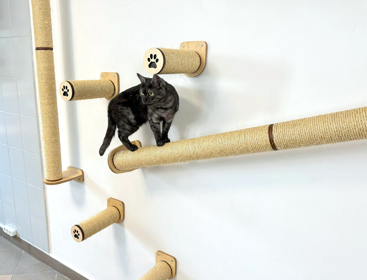 wall mounted scratching post