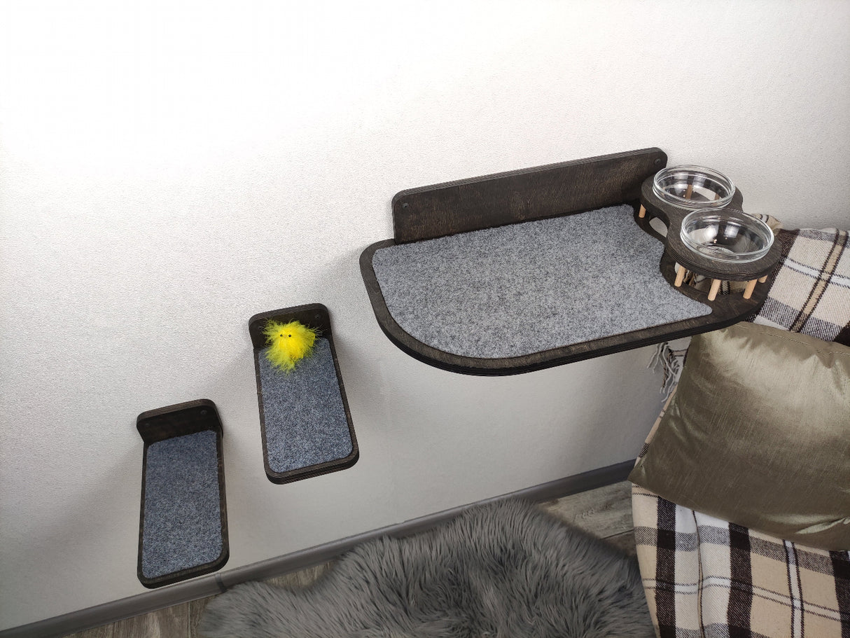 Wall-mounted cat feeding shelf with 2 raised bowls and step for large breeds like Maine Coon. Easy install, holds 33lbs.