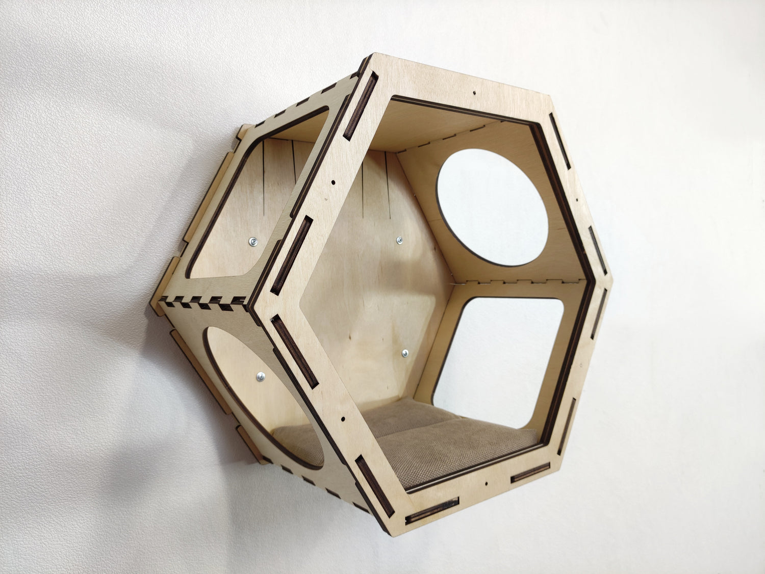 Cat Hexagon Shelf with Cushion - natural color