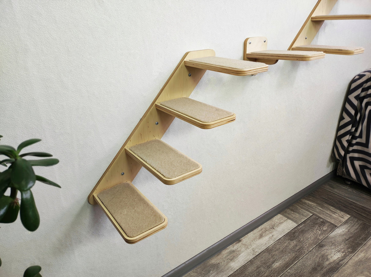 Vertical cat ladder set with 3-step and 4-step options plus an extra platform for custom layouts.