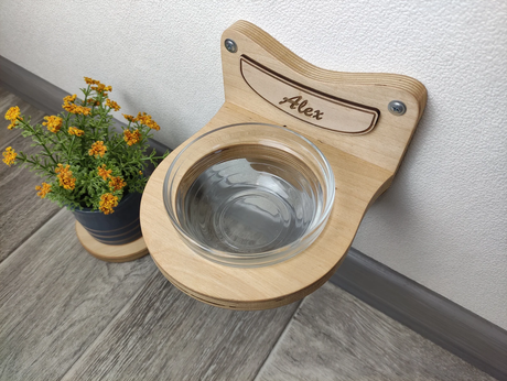Minimalist cat feeder in light birch wood with elevated glass bowl