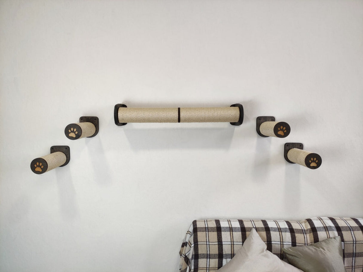 Scratching post and 4 steps for a cat