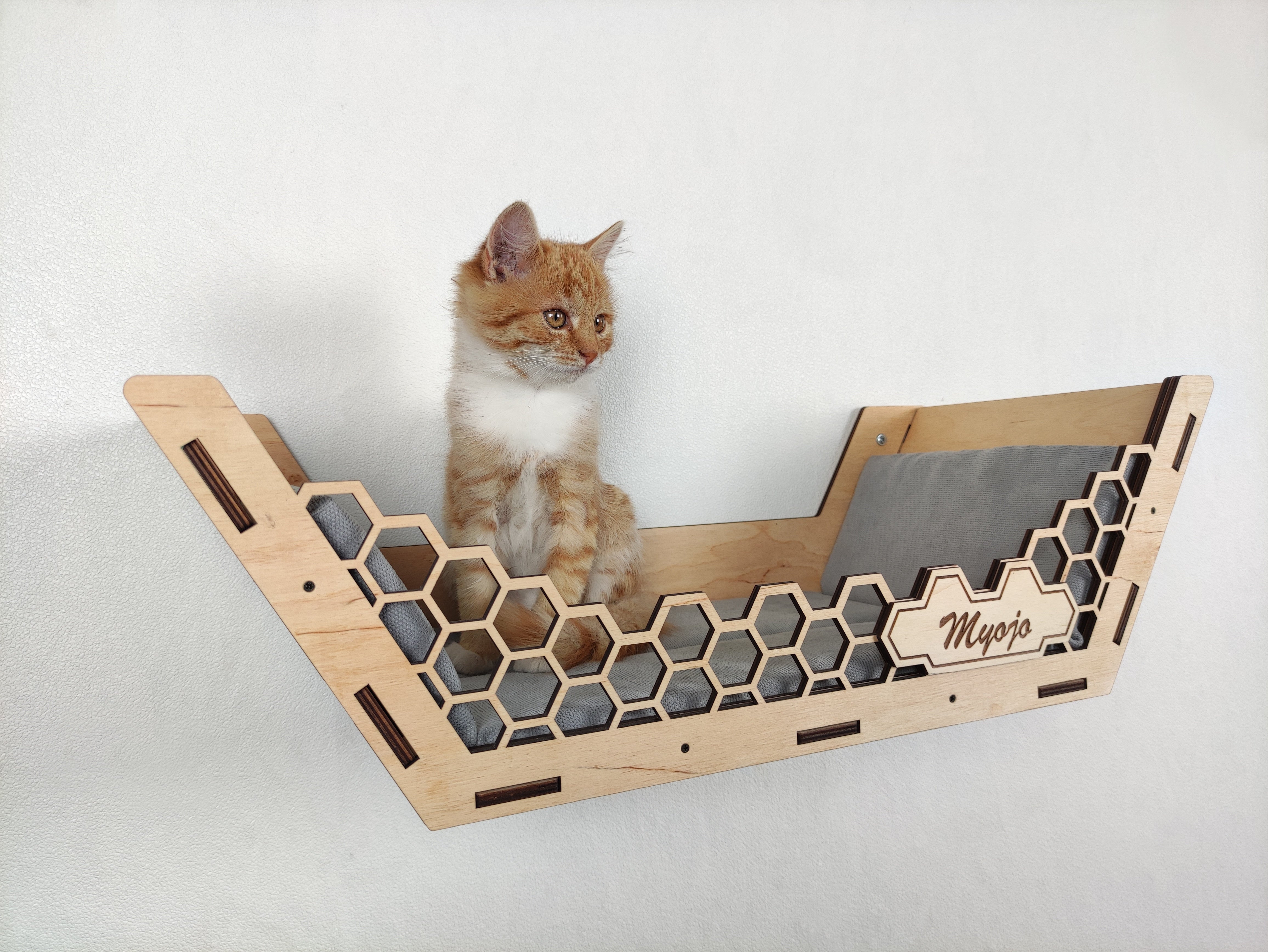 Hexagon Cat Shelf - Modern Cat Shelves for Walls - Cat on a Climbing Wall - Wall Mounted Cat Bed - Cat Wall Furniture - Cat Wall Shelves