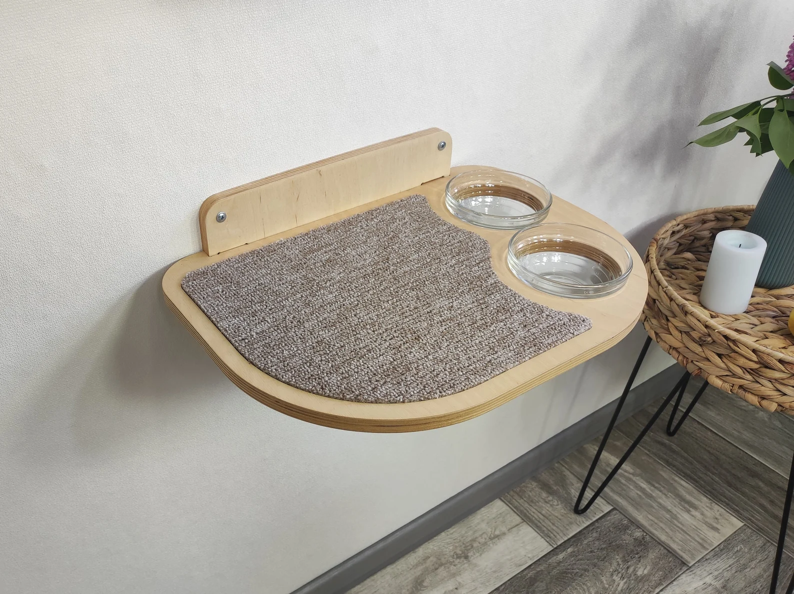 Cat wall feeder - Light & double bowls