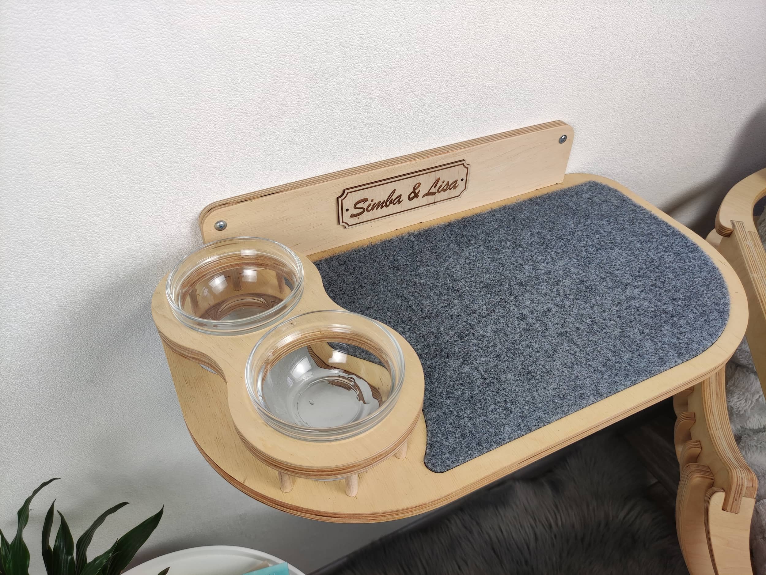 Big cat shelf-feeder - Light & raised bowls
